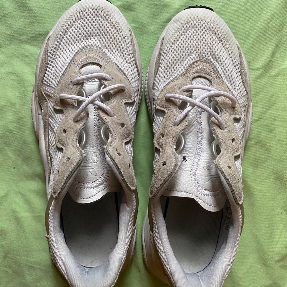 White/Cream ADIDAS OZWEEGO